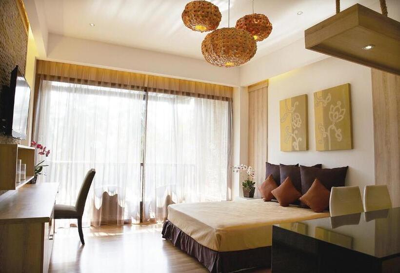 سوئیت جونیور با ماساژ آبی, Dhevan Dara Beach Villa Kuiburi