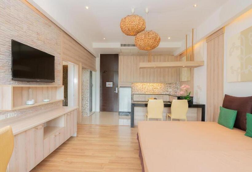 سوئیت جونیور با ماساژ آبی, Dhevan Dara Beach Villa Kuiburi