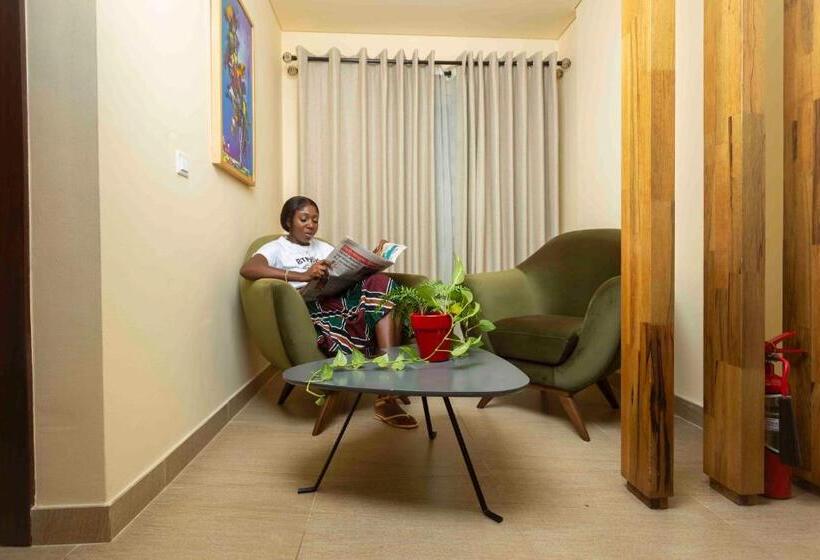اتاق استاندارد, Roots Apartment