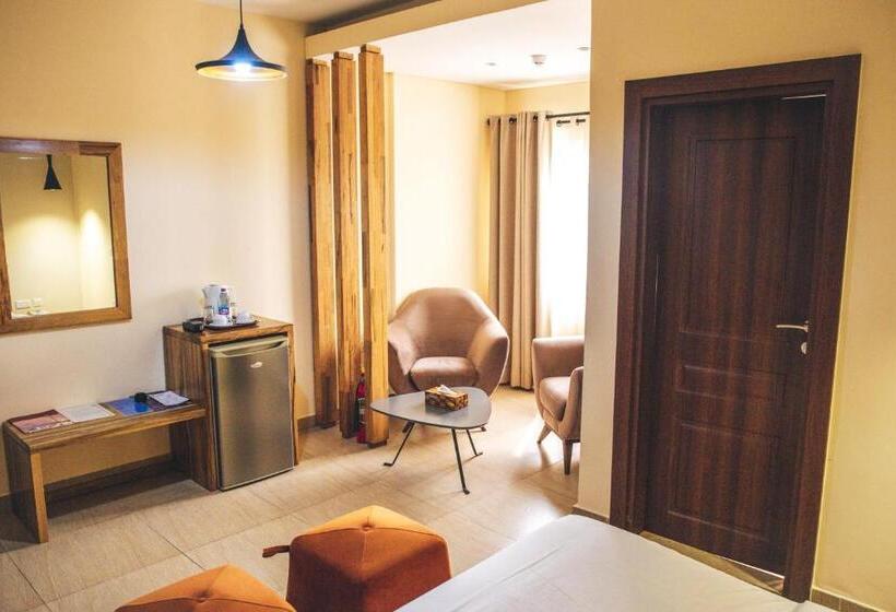 اتاق سوپریور, Roots Apartment