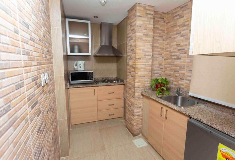 سوئیت با تخت بزرگ, Roots Apartment