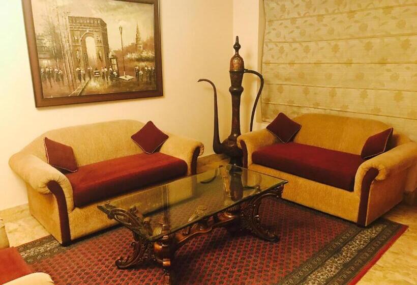 سوییت لوکس, Skylink Suites Bed & Breakfast