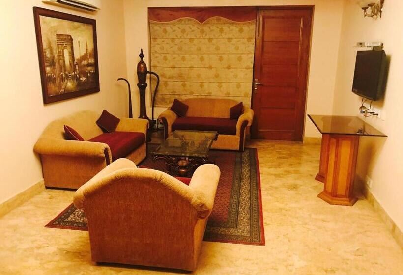 سوییت لوکس, Skylink Suites Bed & Breakfast