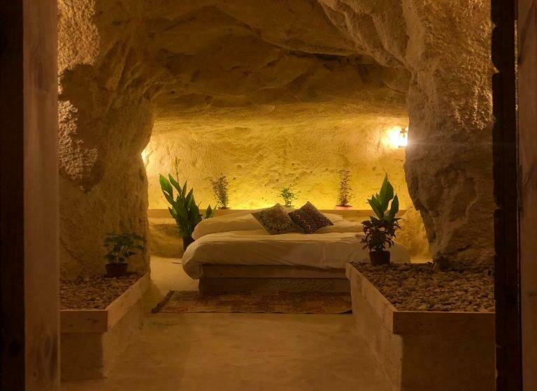 اتاق سوپریور با تخت بزرگ, 7 Caves