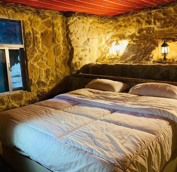 Deluxe Room Mountain View, 7 Caves