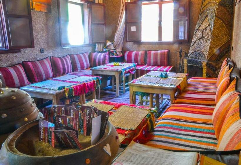 اتاق خانوادگی, Room In Lodge  Authentic And Pittoresque Room For 3 People In Tamatert, Morocco