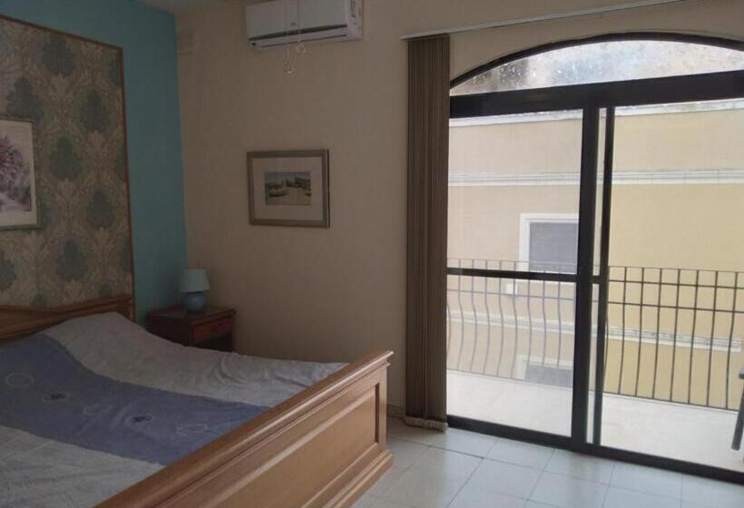 اتاق استاندارد با تخت بزرگ, Seafront Akwador