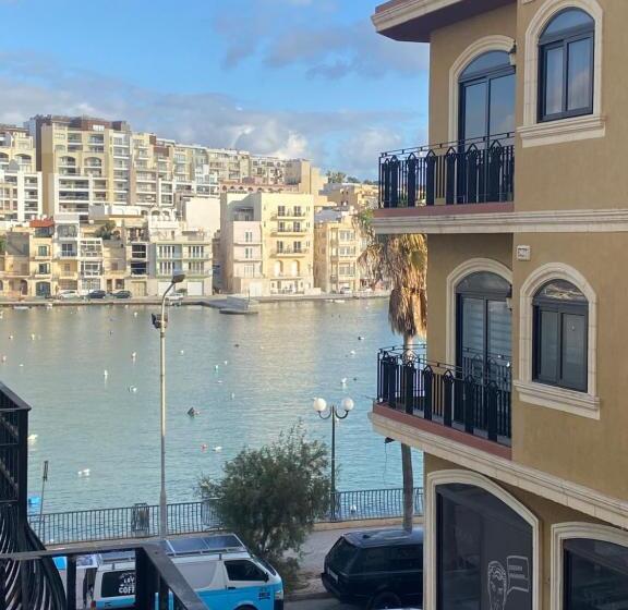 اتاق استاندارد با چشم‌انداز دریا, Seafront Akwador