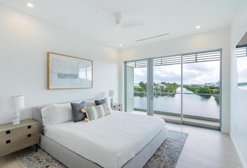 3 Bedroom Suite, One Canal Point