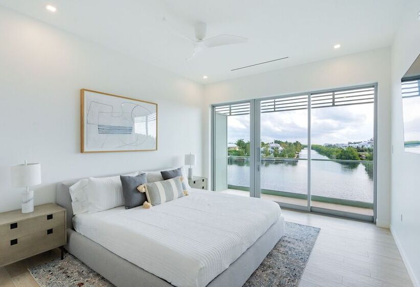 1 Bedroom Penthouse Apartment, One Canal Point