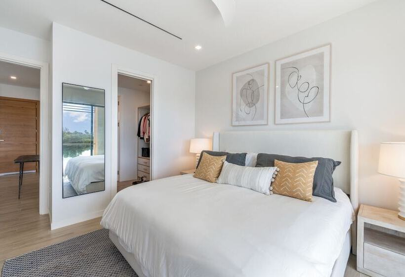2 Bedroom Premium Apartment, One Canal Point