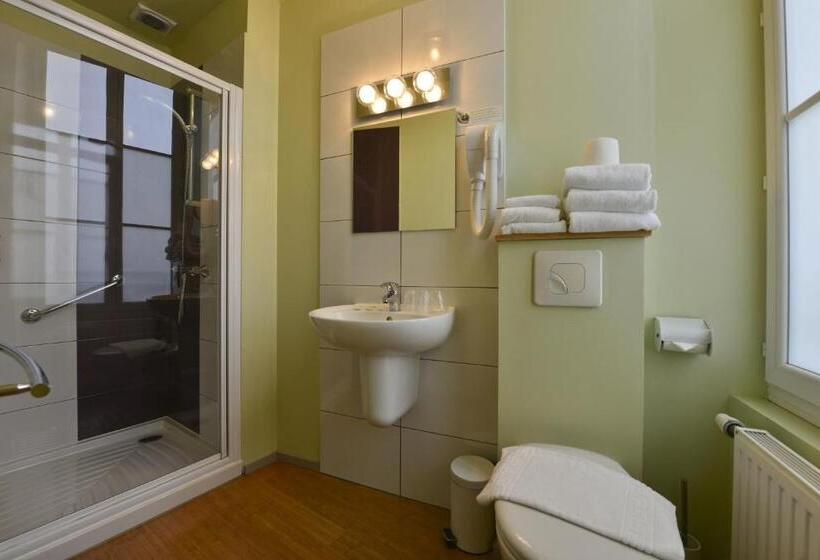 اتاق استاندارد سه نفره, Accostage Hôtel Plage De La Concurrence