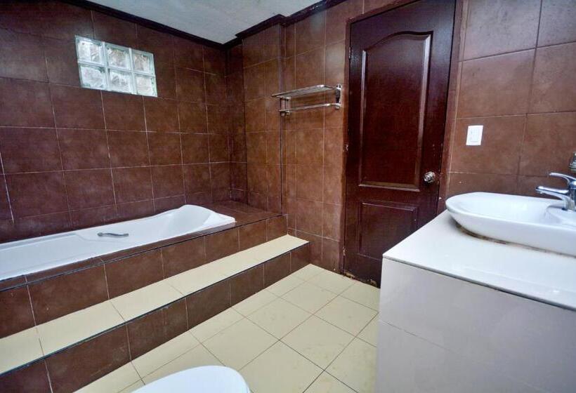 اتاق لوکس, Bamboo Beach Resort & Restaurant