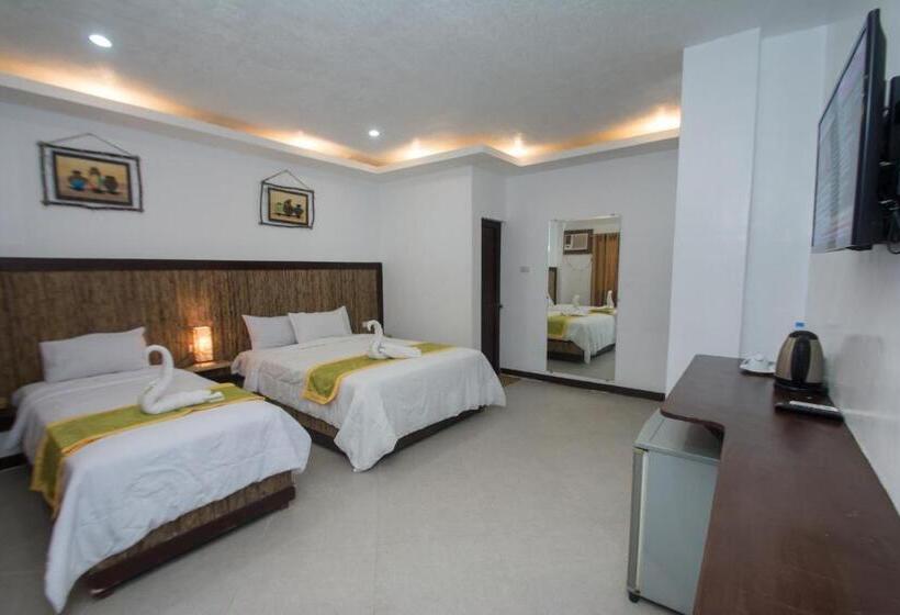 اتاق لوکس سه تخته, Bamboo Beach Resort & Restaurant