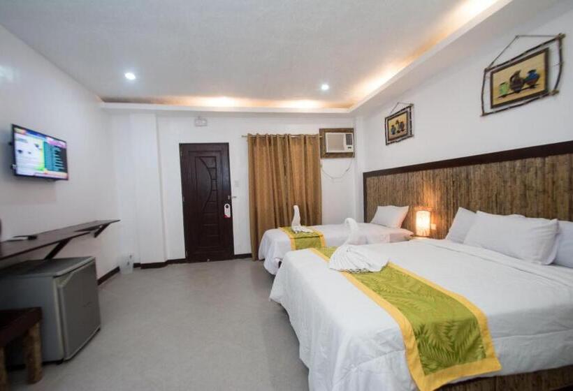 اتاق لوکس سه تخته, Bamboo Beach Resort & Restaurant