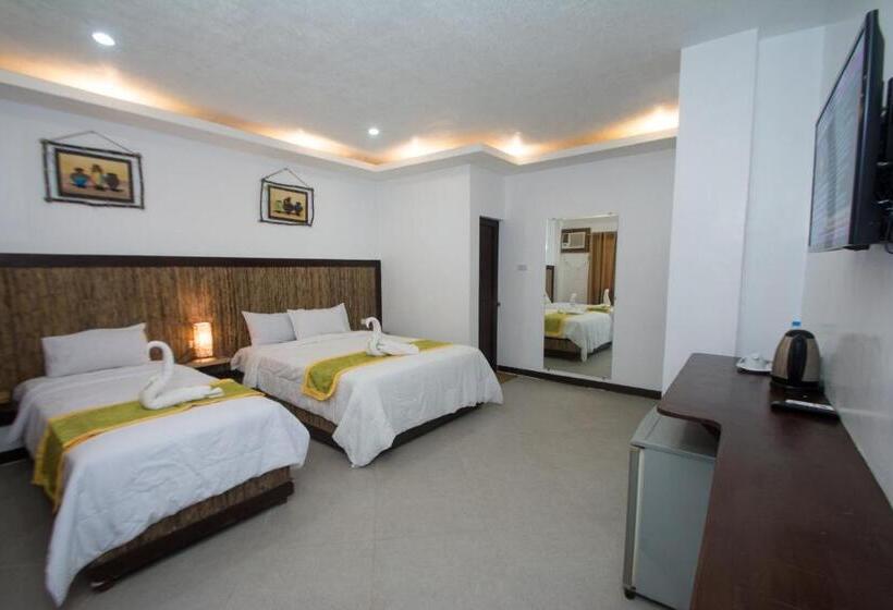 اتاق لوکس سه تخته, Bamboo Beach Resort & Restaurant