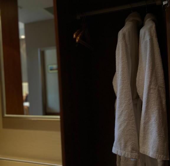 اتاق لوکس با تخت بزرگ, Borjomi Likani Health & Spa Centre
