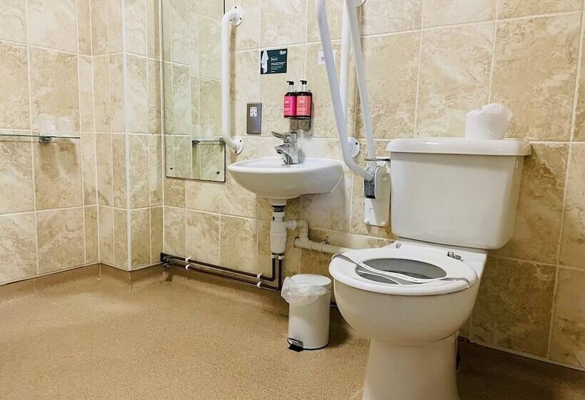 اتاق استاندارد برای معلولان, Boston West