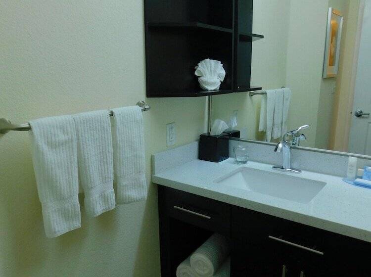 Suite Adapted for people with reduced mobility, Candlewood Suites San Antonio Airport