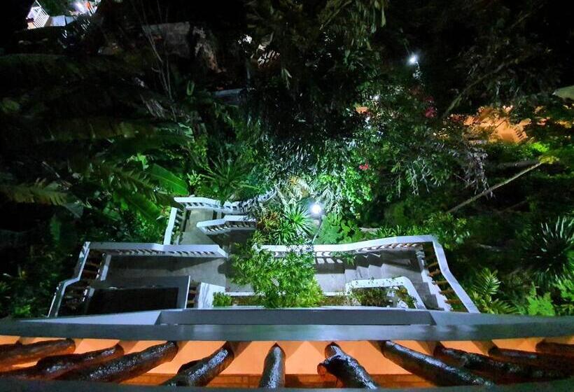 اتاق سوپریور با چشم‌انداز, Cocoloco Beach Resort