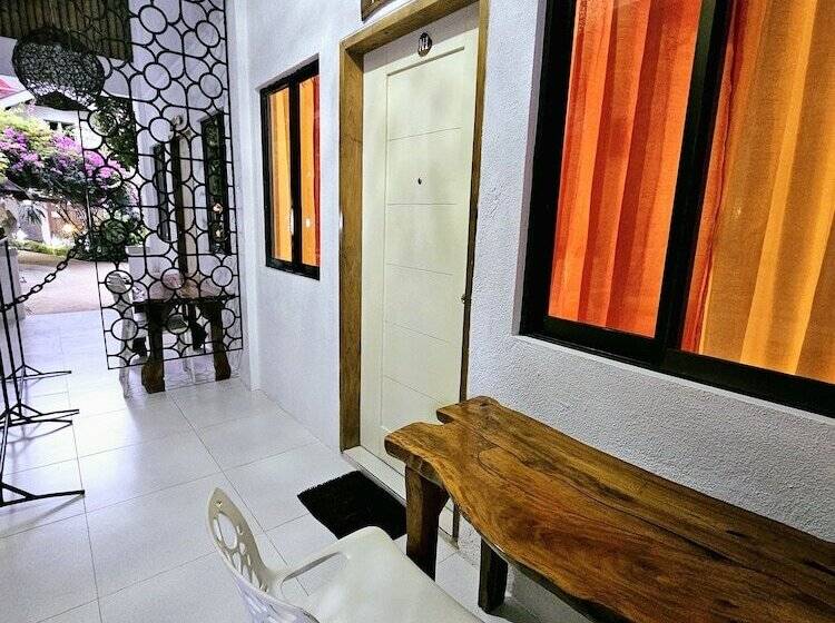 اتاق لوکس با چشم‌انداز باغ, Cocoloco Beach Resort