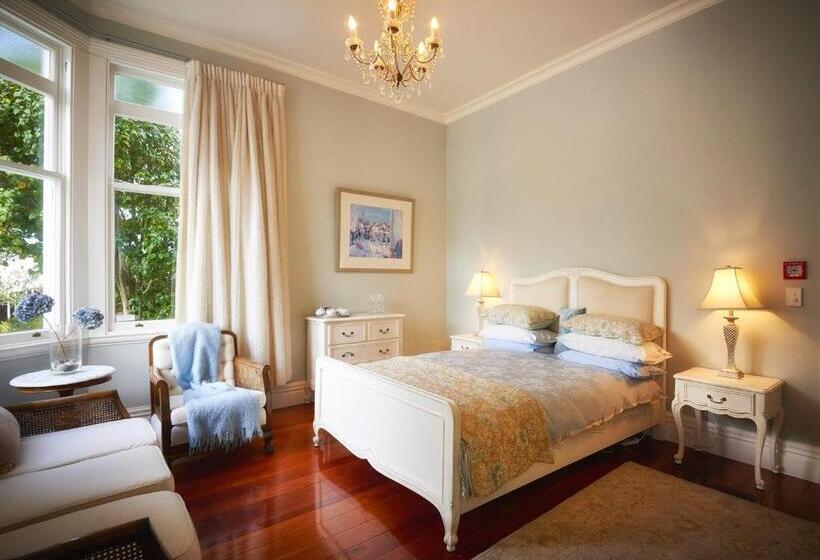 Junior Suite, Escape To Picton