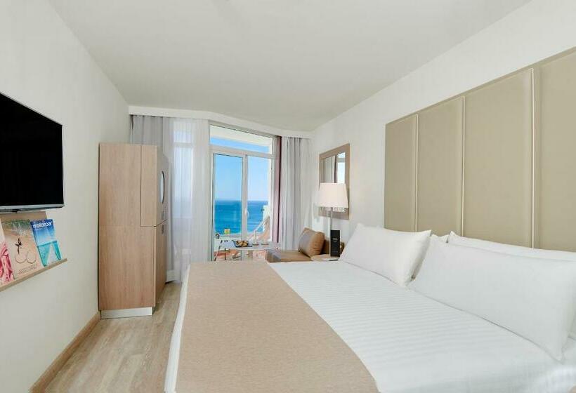 オーシャンビューのプレミアムルーム。, Meliá Calviá Beach
