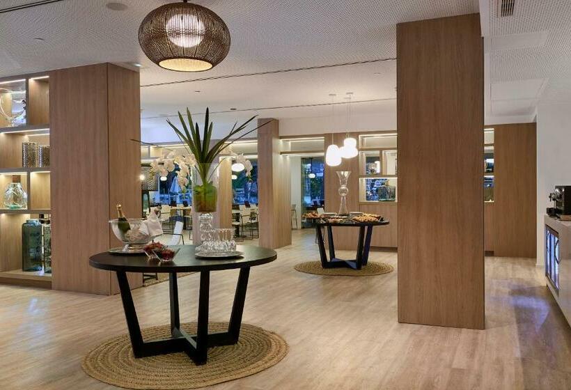 オーシャンビューのプレミアムルーム。, Meliá Calviá Beach
