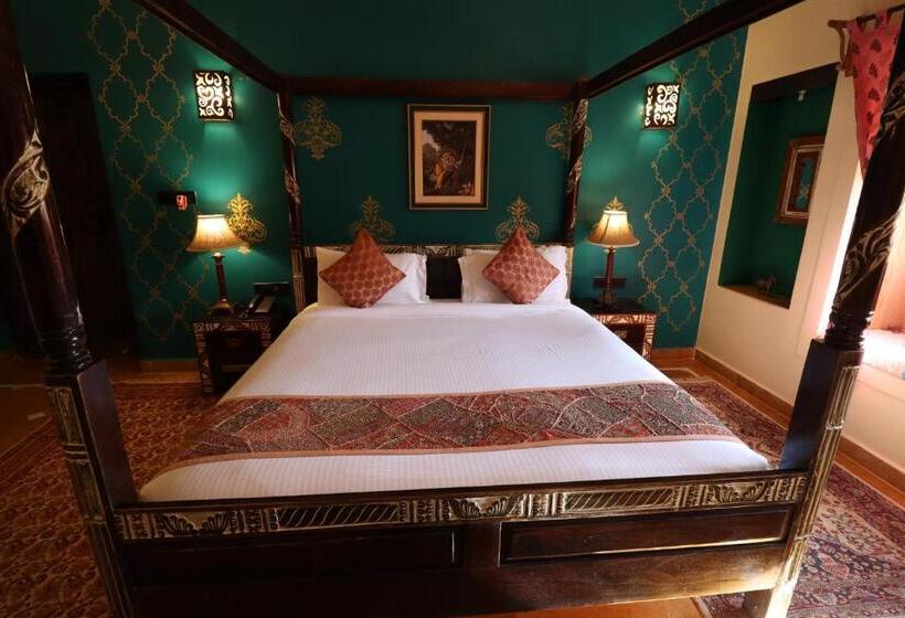 Deluxe Room, The Gulaal