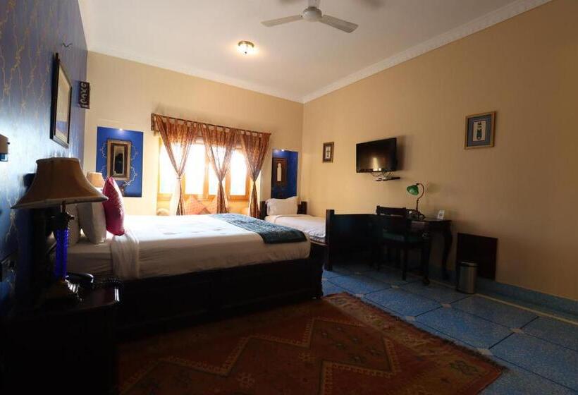 Deluxe Room, The Gulaal