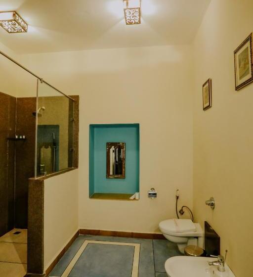 Deluxe Room, The Gulaal