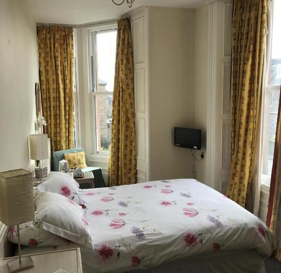 اتاق استاندارد چهار تخته, Dorstan House