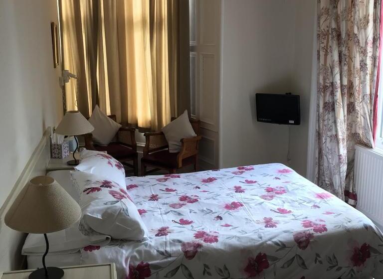 اتاق استاندارد چهار تخته, Dorstan House