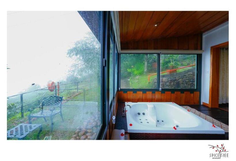 Suite, Spicetree Munnar