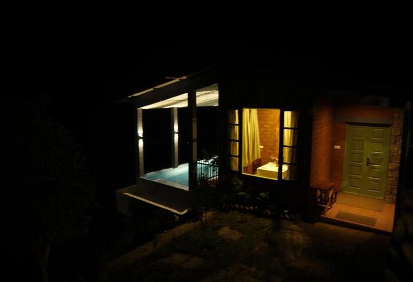 ویلای یک اتاق خوابه با استخر شنا, Spicetree Munnar