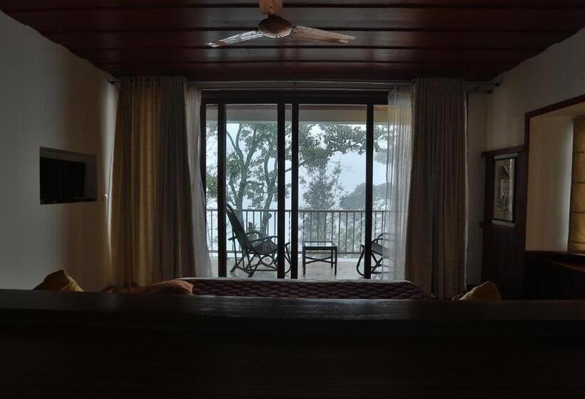 Classic Room, Spicetree Munnar