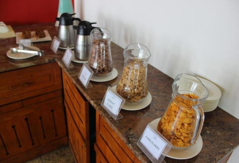 ویلای یک اتاق خوابه با استخر شنا, Spicetree Munnar