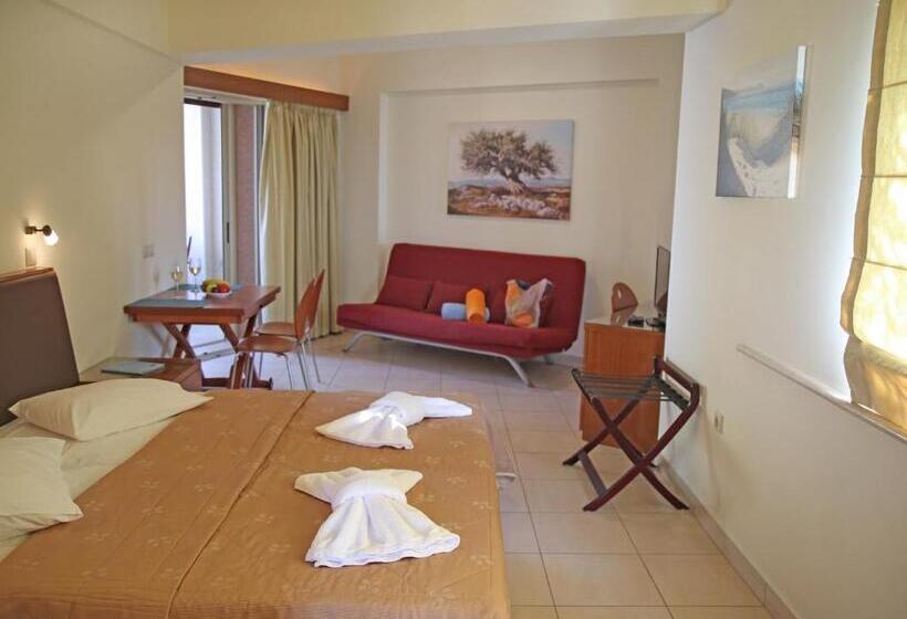 Family studio with sea view, Sitia Bay