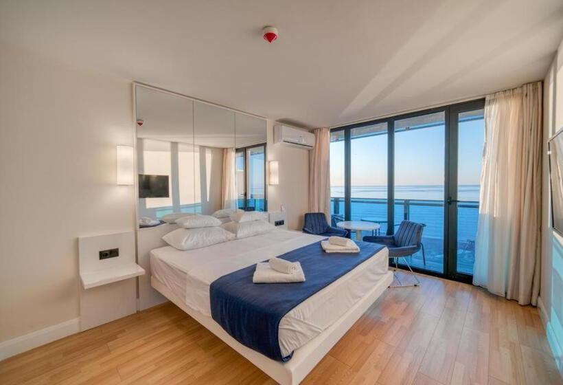 سوییت با چشم‌انداز دریا, Orbi Hotel Rooms