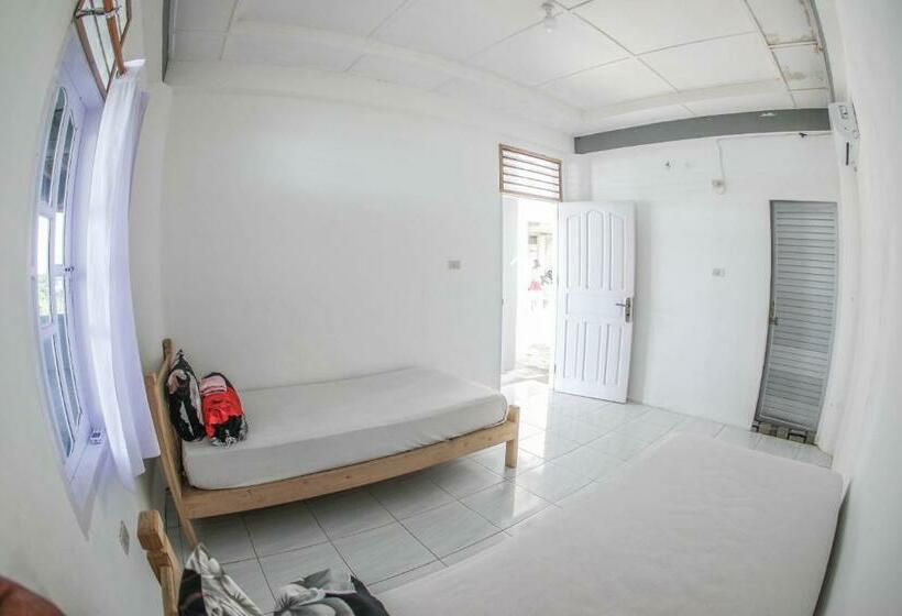اتاق استاندارد با چشم‌انداز دریا, Nias Surf Stay