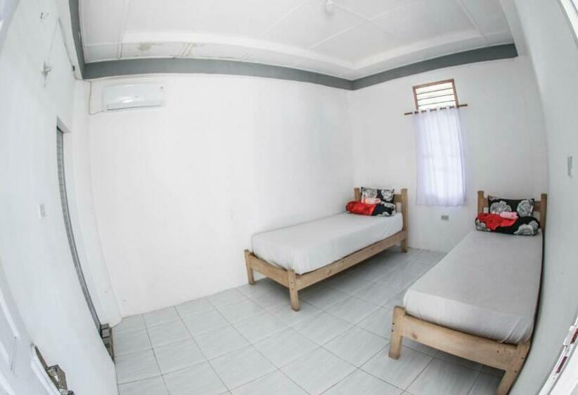 اتاق استاندارد با چشم‌انداز دریا, Nias Surf Stay