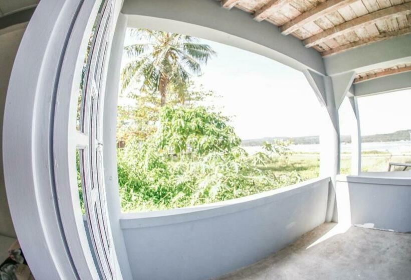 اتاق استاندارد با چشم‌انداز دریا, Nias Surf Stay