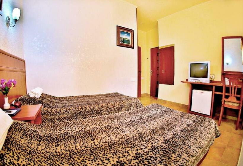 اتاق اکونومی, Hostel Jupiter