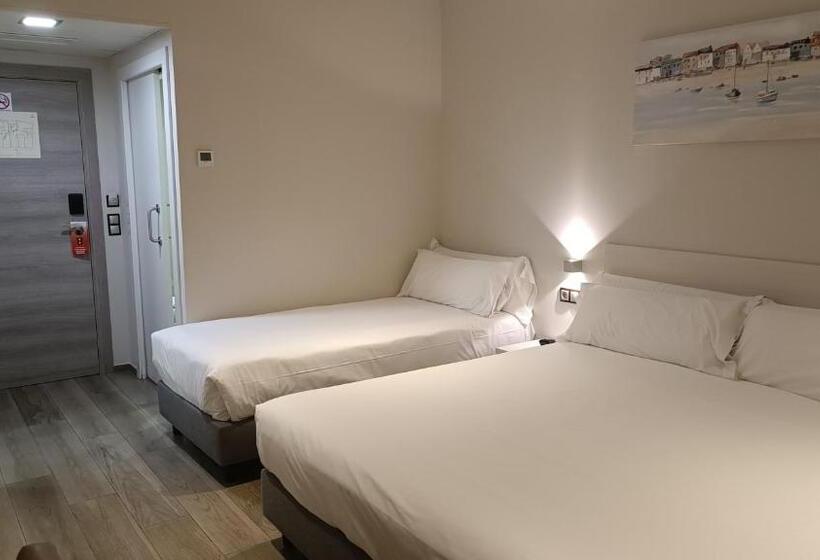 3-Bett-Standardzimmer, Centre Reus