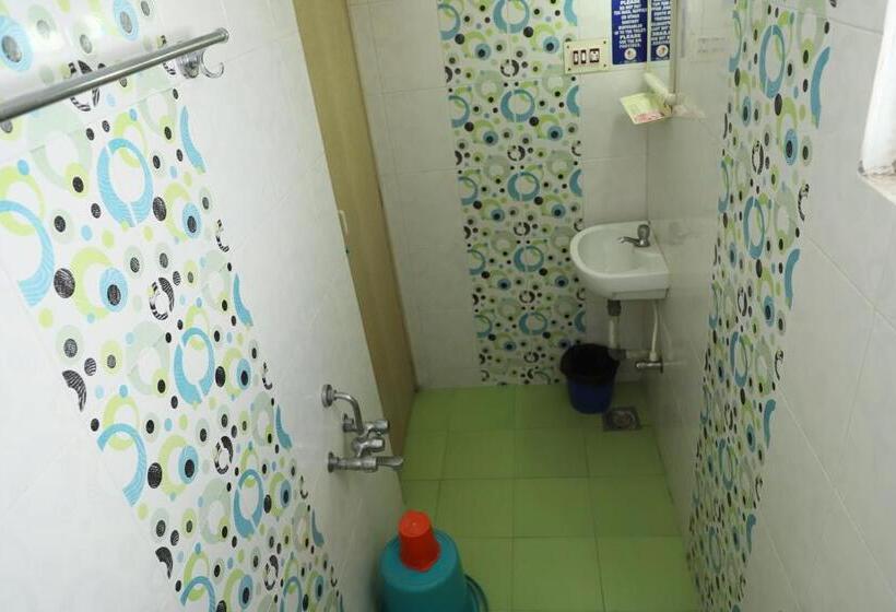 اتاق استاندارد یک نفره, Just Guest House, Chennai Airport