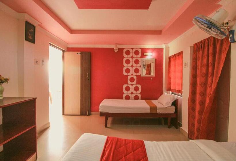 اتاق لوکس سه تخته, Just Guest House, Chennai Airport