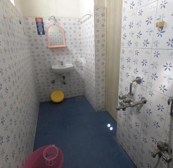 اتاق خانوادگی, Just Guest House, Chennai Airport