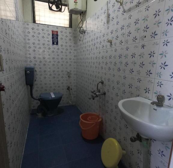 اتاق خانوادگی, Just Guest House, Chennai Airport