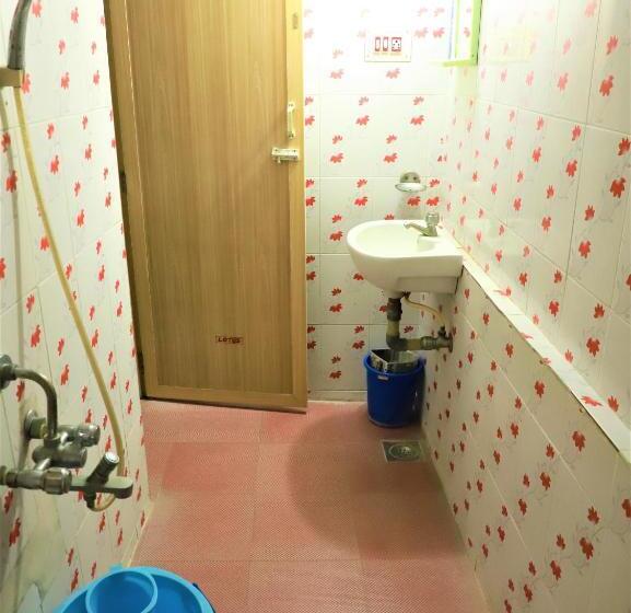 اتاق لوکس, Just Guest House, Chennai Airport
