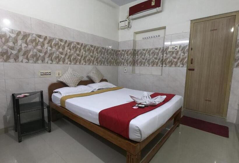 Deluxe Room, Just Guest House